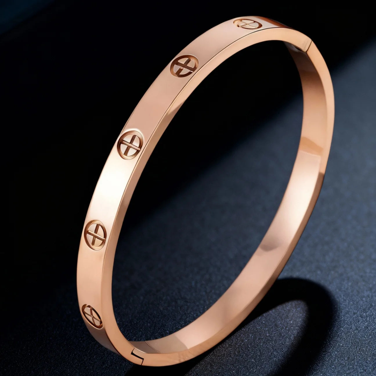 Bracelet bangle titanium 18k plated