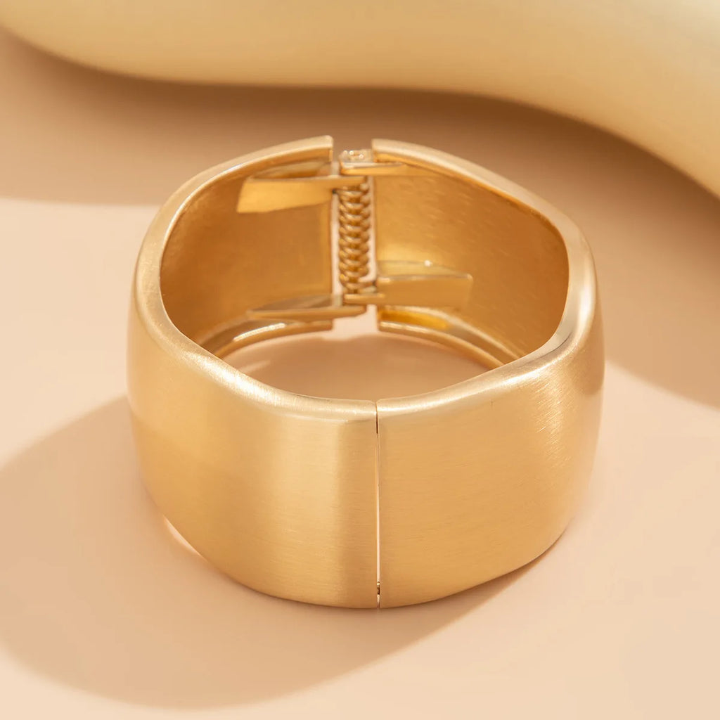 Akira Chunky Wide Metal Bangles