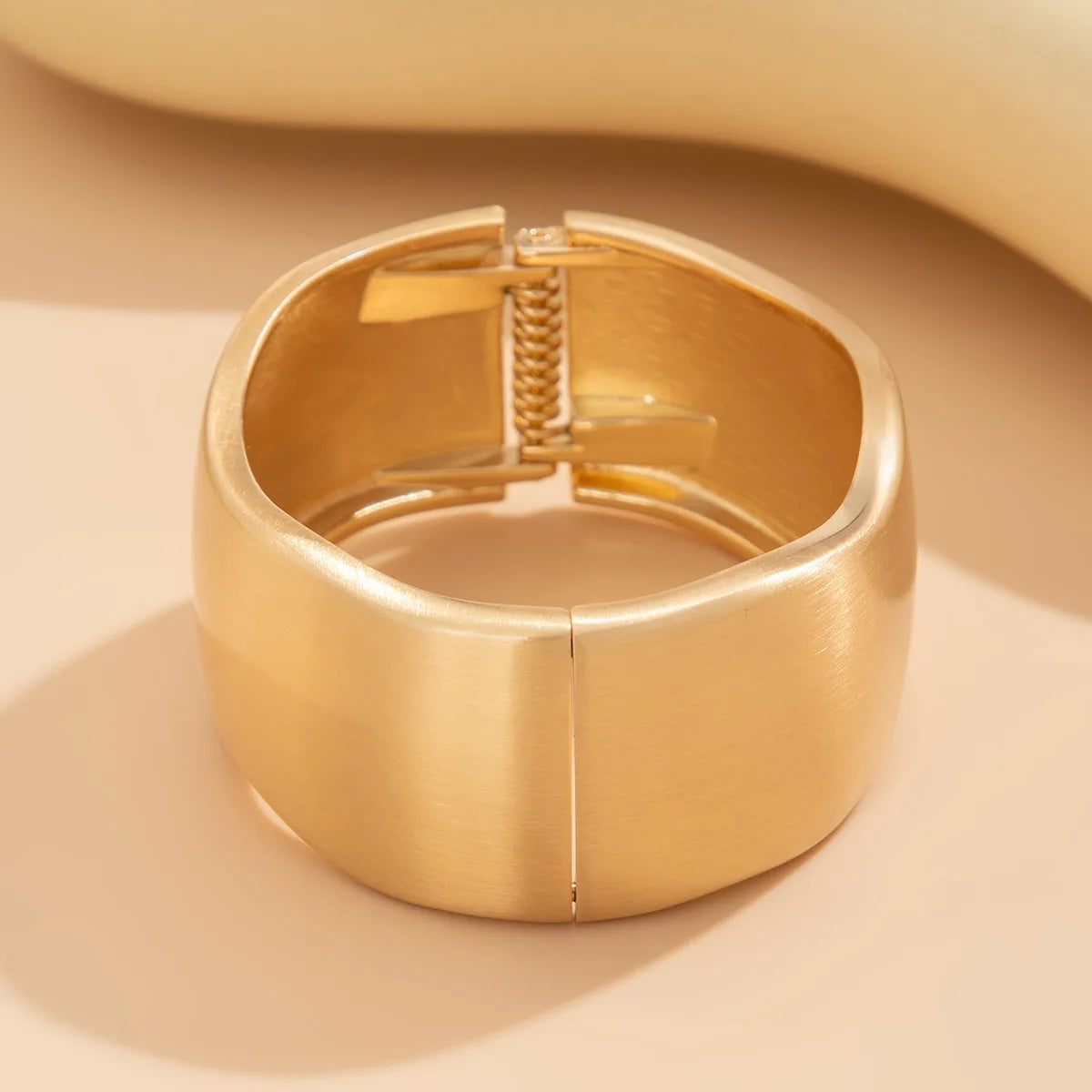Akira Chunky Wide Metal Bangles