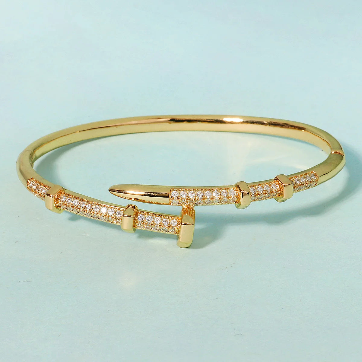 Jawhara zirconia nail cuff