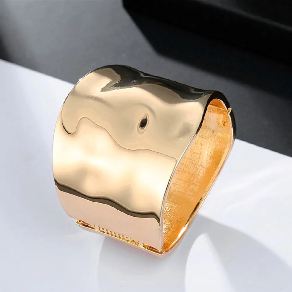 Matte cuff hammered