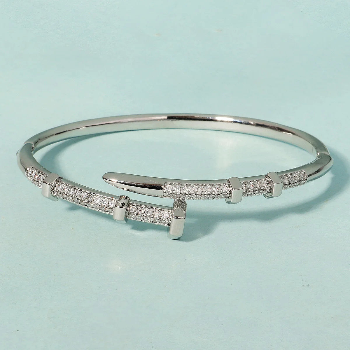 Jawhara zirconia nail cuff