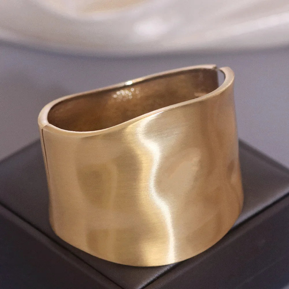 Matte cuff hammered