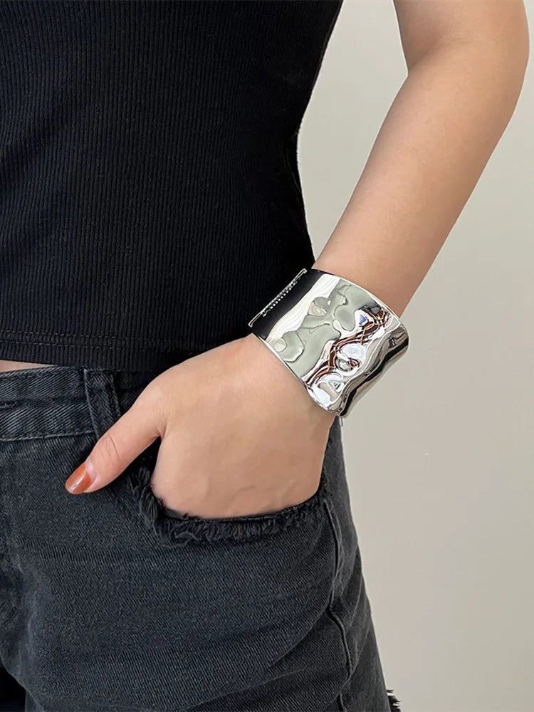 Matte cuff hammered