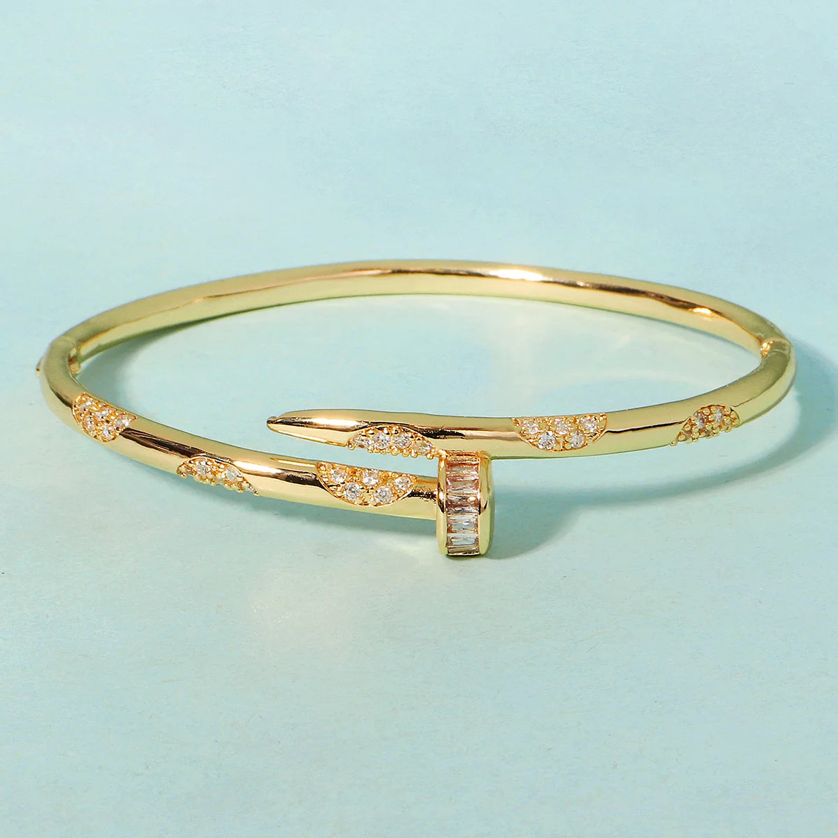 Jawhara zirconia nail cuff