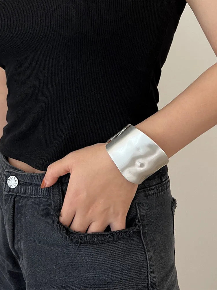 Matte cuff hammered