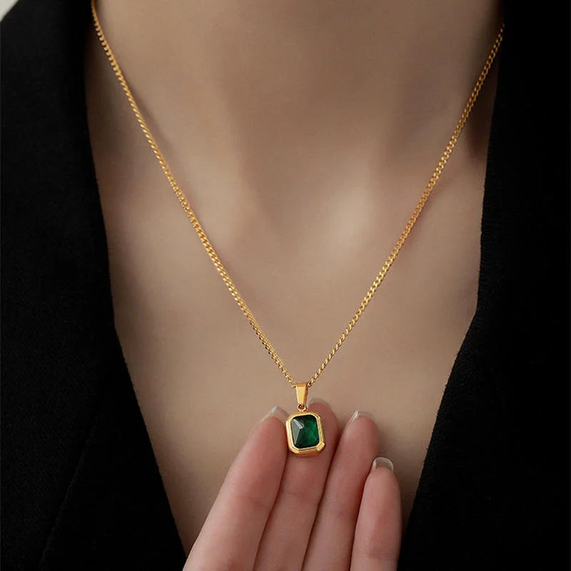 Vintage Emerald Diamond gold Necklace Pendant