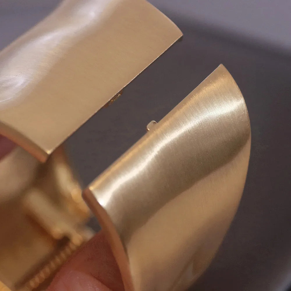 Matte cuff hammered
