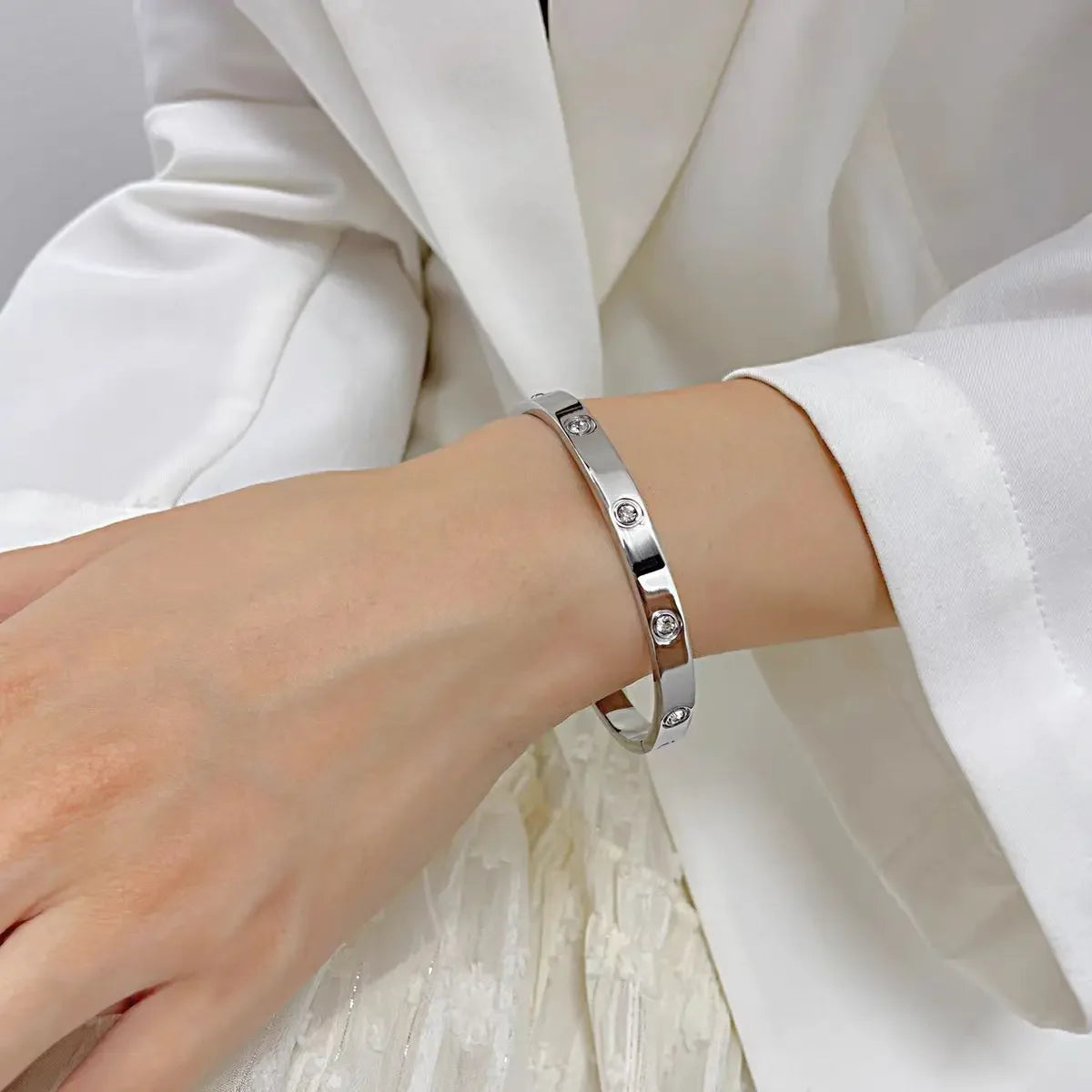 Bracelet bangle titanium 18k plated