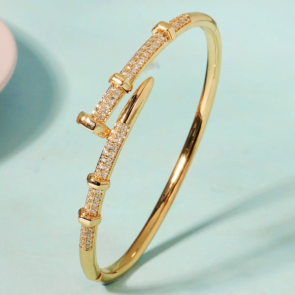 Jawhara zirconia nail cuff