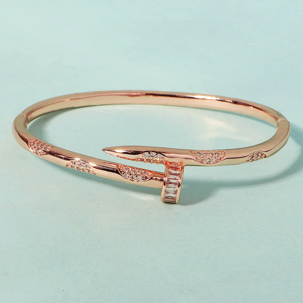 Jawhara zirconia nail cuff