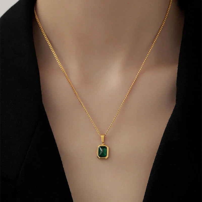Vintage Emerald Diamond gold Necklace Pendant