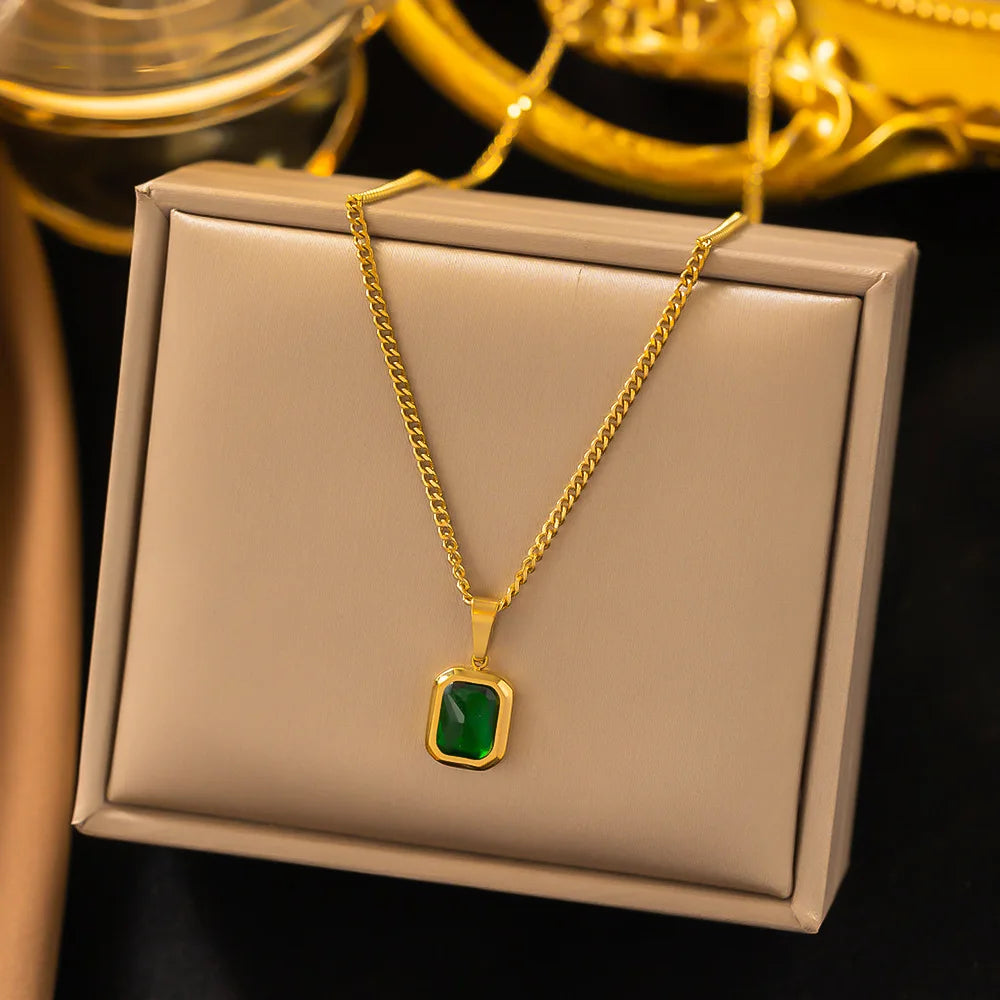 Vintage Emerald Diamond gold Necklace Pendant